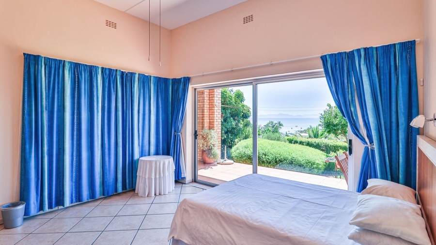 5 Bedroom Property for Sale in Mountainside Western Cape